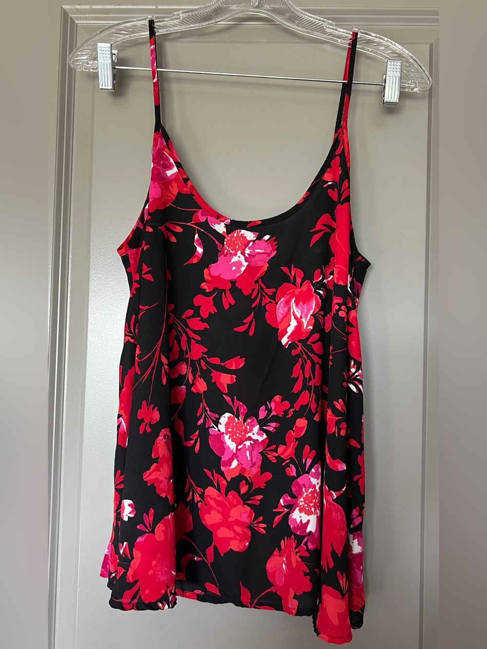 Floral Scoop Neck Camisole Tank Top - Black, Red, & Pink